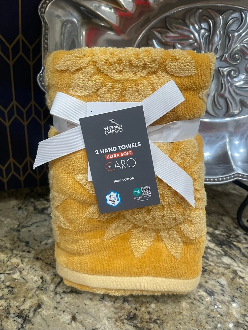 Caro Home plush yellow sunflower bath, hand, and tip towels bundle - Brand new!